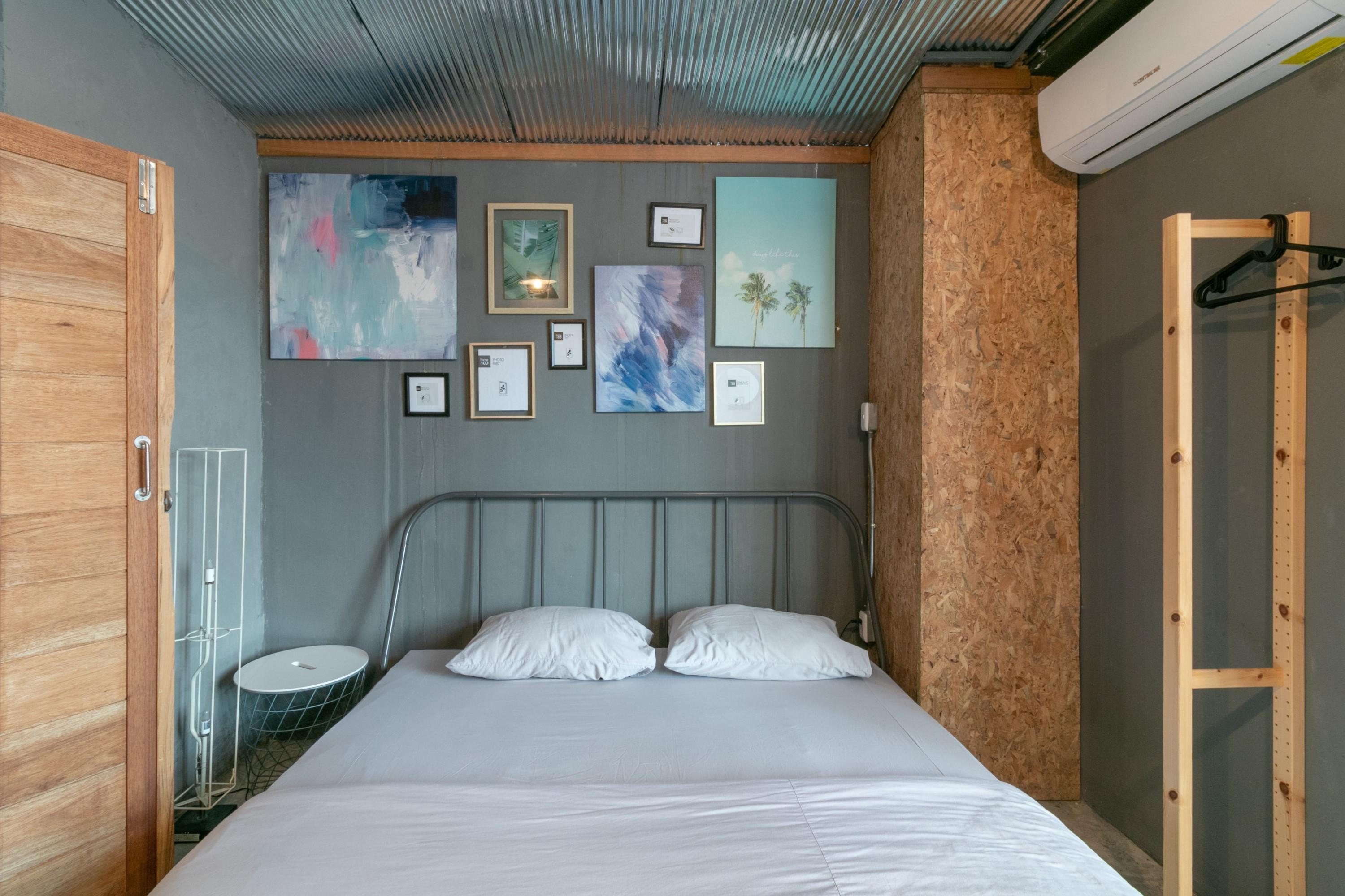 Zhelter'Bkk Hostel Bangkok Exterior photo