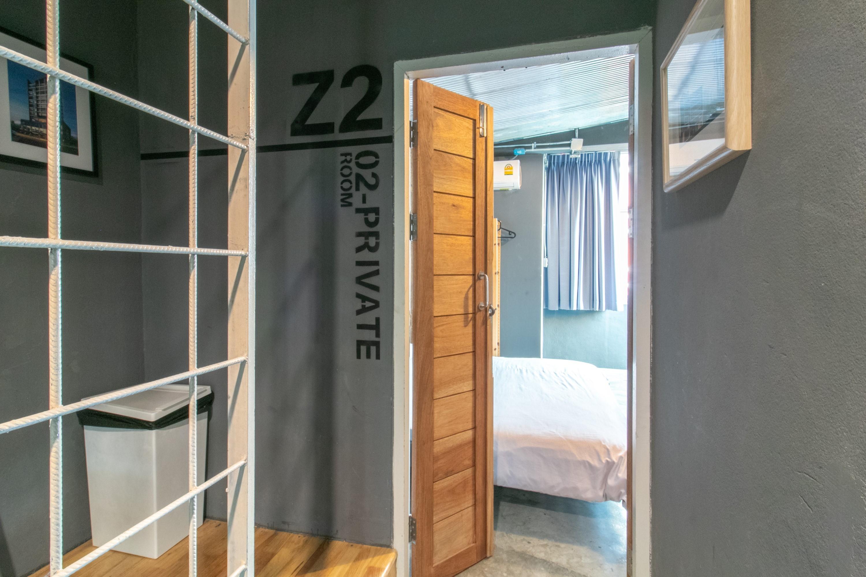 Zhelter'Bkk Hostel Bangkok Exterior photo