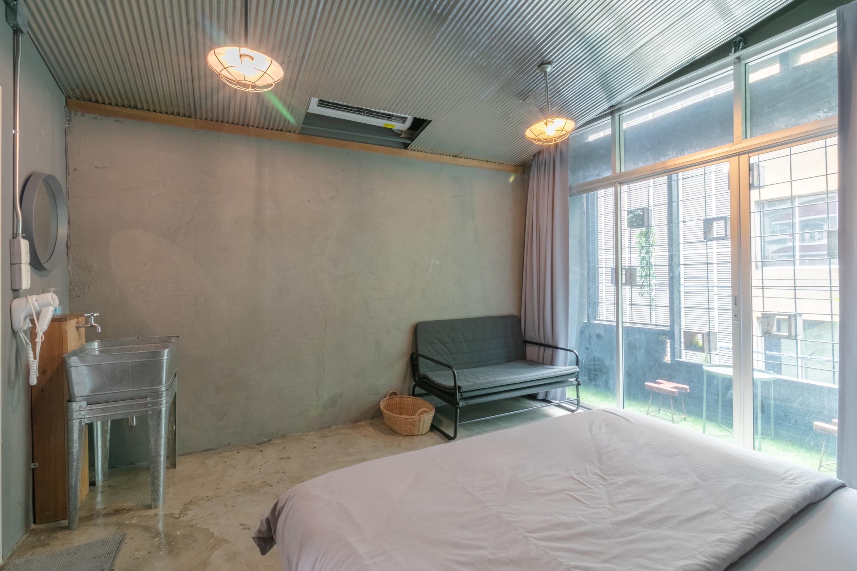 Zhelter'Bkk Hostel Bangkok Exterior photo