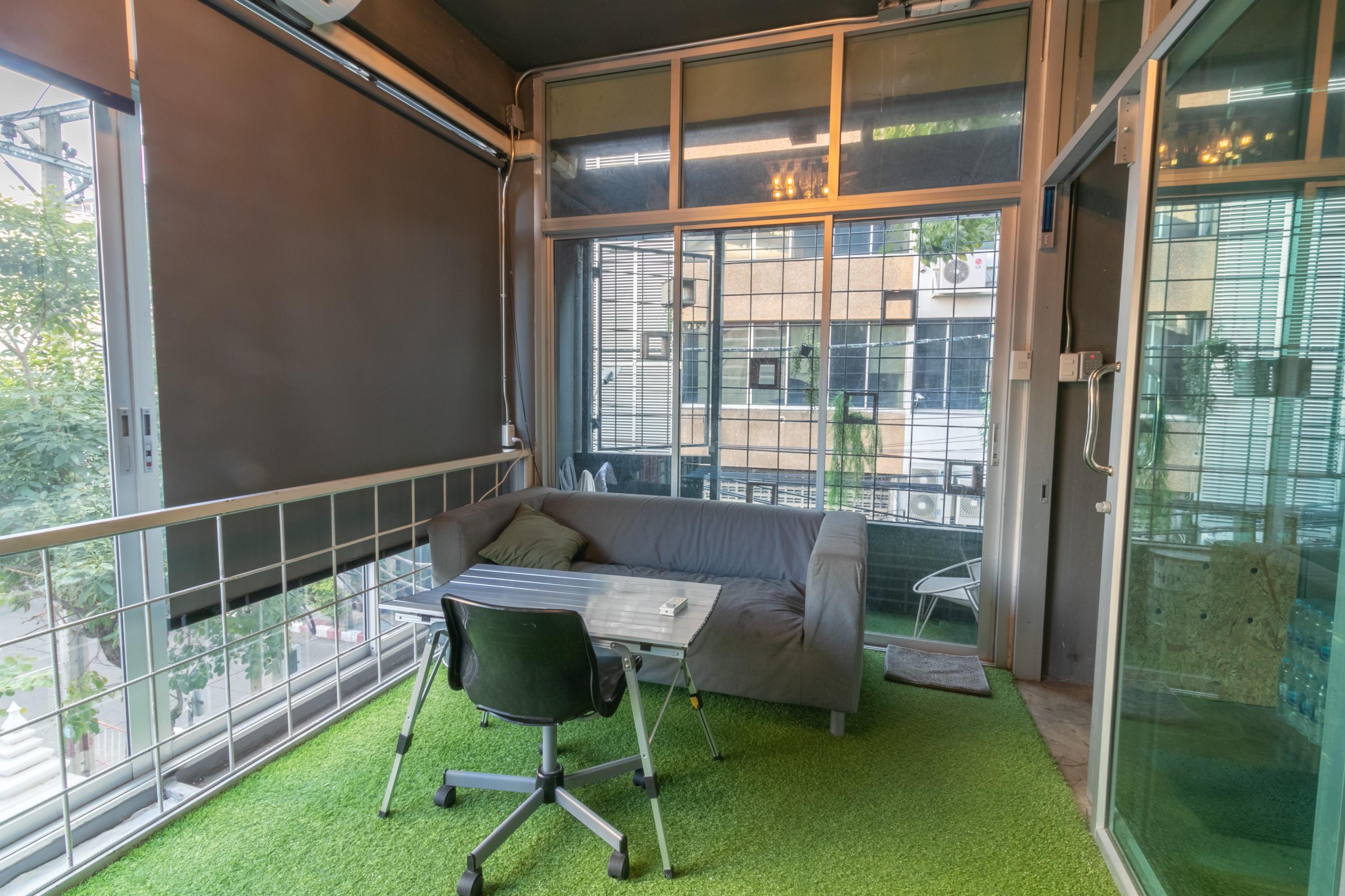 Zhelter'Bkk Hostel Bangkok Exterior photo