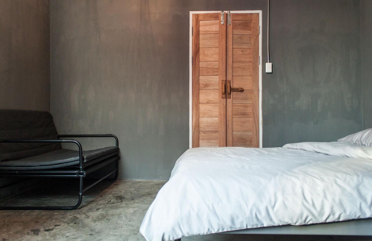 Zhelter'Bkk Hostel Bangkok Exterior photo
