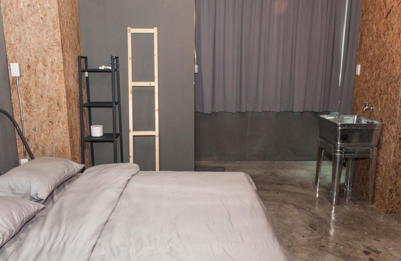 Zhelter'Bkk Hostel Bangkok Exterior photo