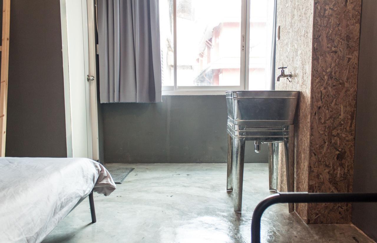 Zhelter'Bkk Hostel Bangkok Exterior photo